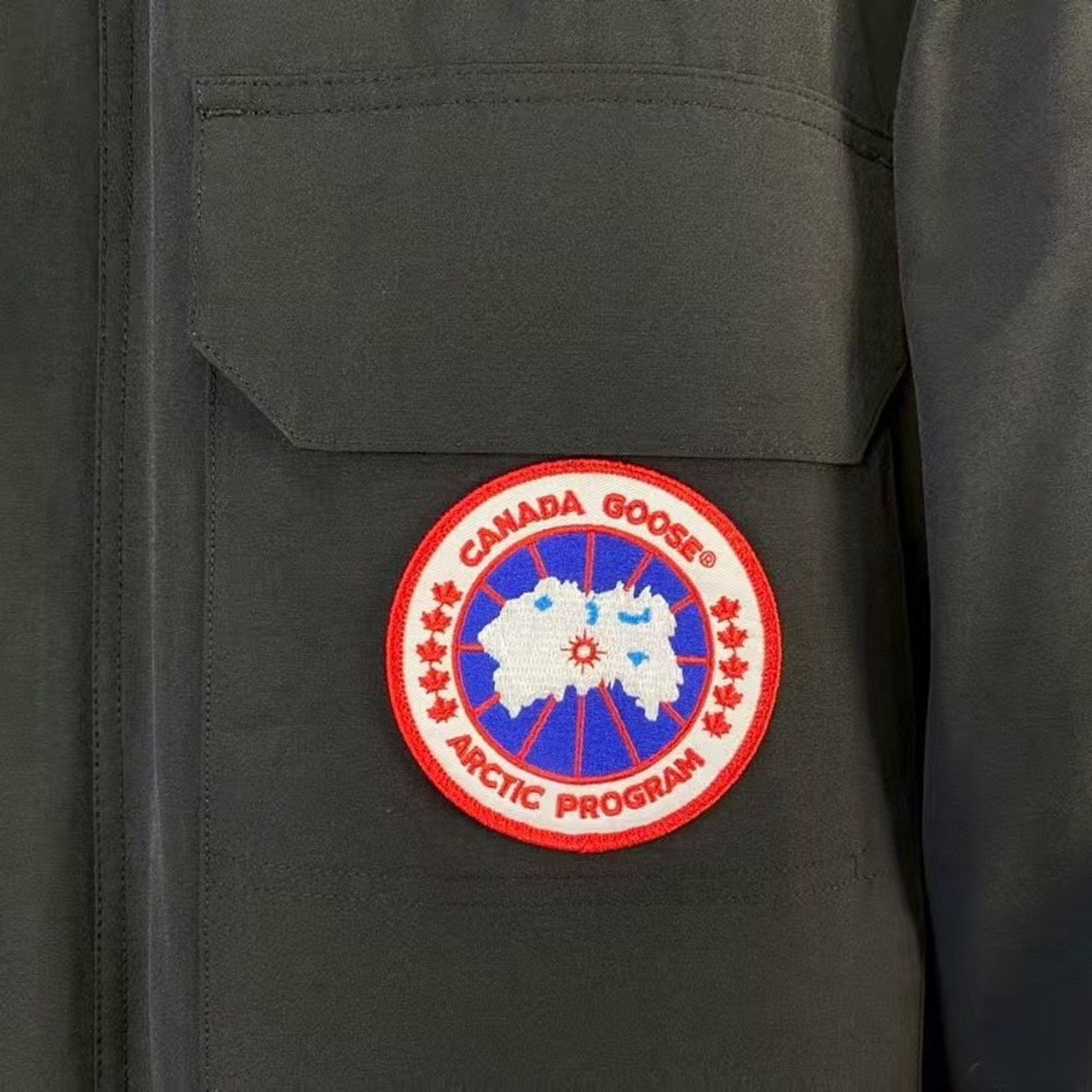 🥝🥝Canada Goose Men's Coat，Very comfortable to wear - Picture 6 of 7